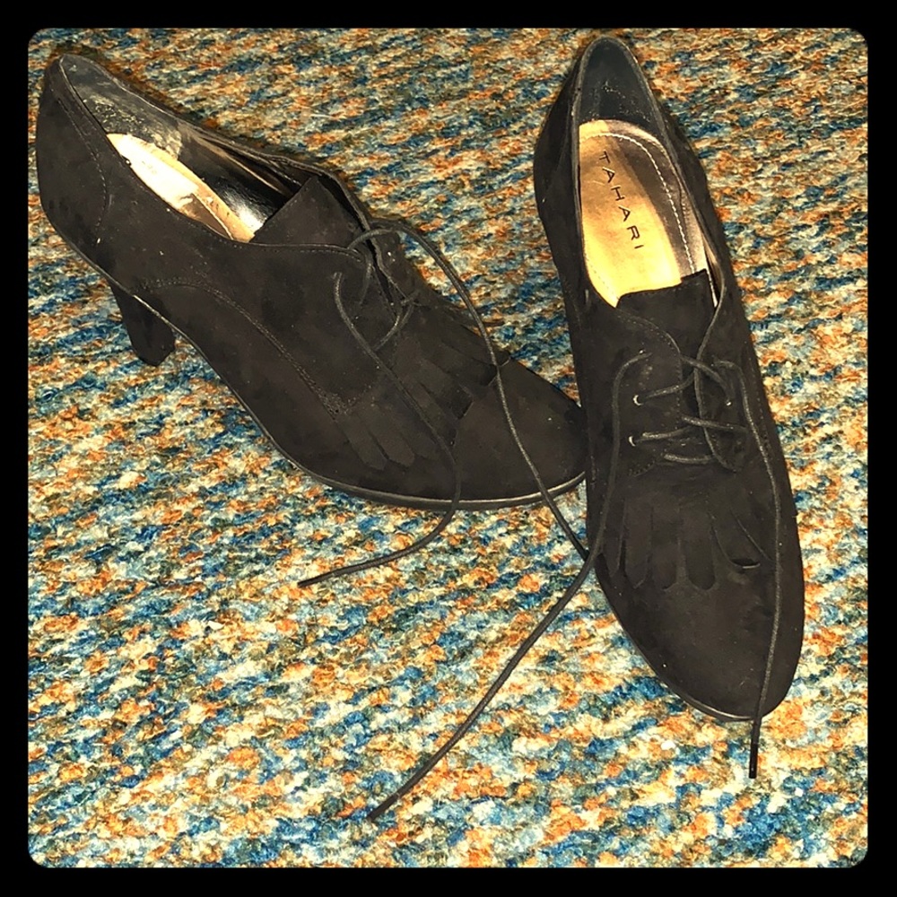 Tahari | Black Heels - Picture 3 of 3